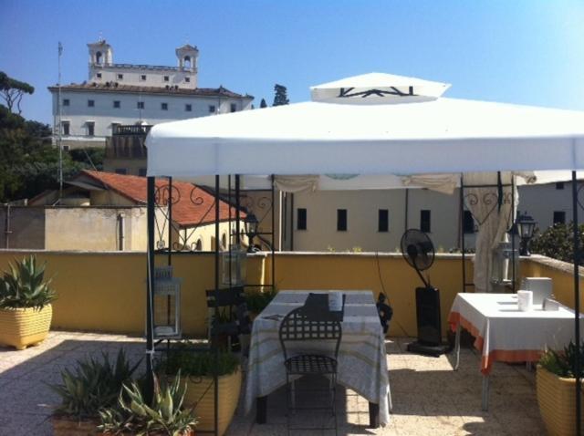 Domus Valeria Guest House Рим Екстериор снимка